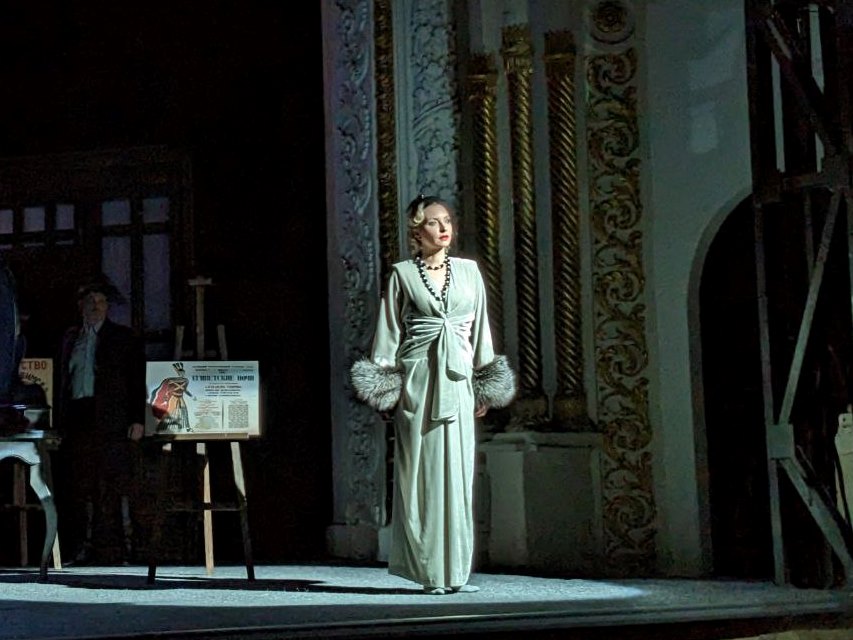 «Такого я еще не играла, это очень страшно»: в Волгограде на сцене НЭТа обрела второе рождение пьеса Паустовского